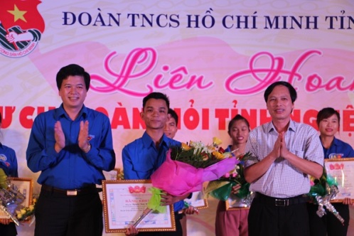 Thí sinh Nguyễn Đình Hảo - Bí thư Chi đoàn huyện Quỳnh Lưu đạt giải Nhất Hội thi