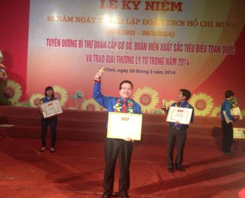 Anh Nguyễn Hữu Toàn xuất sắc nhận giải thưởng Lý Tự Trọng