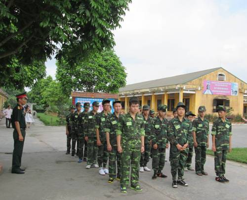 Các “Chiến sỹ nhí” tham gia học Đội hình, Đội ngũ trong Chương trình học kỳ quân đội