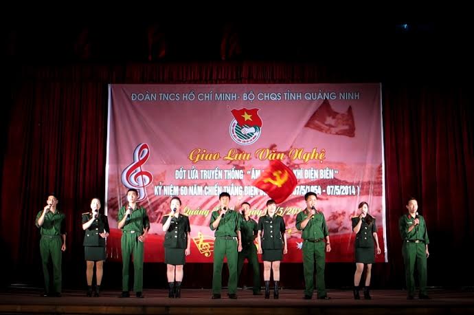 Những ca khúc cách mạng về chiến thắng Điện Biên Phủ, ca ngợi Đảng, Bác Hồ được tập trung thể hiện trong chương trình.