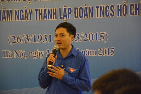 Bí thư Đoàn TN Tập đoàn Phan Hoài Nam phát biểu tại buổi gặp mặt